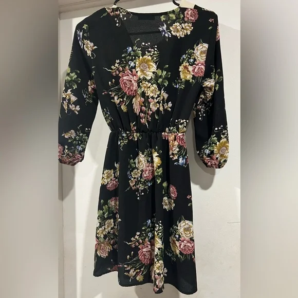 Scobe Floral Dress cute for Easter! - Picture 4 of 9